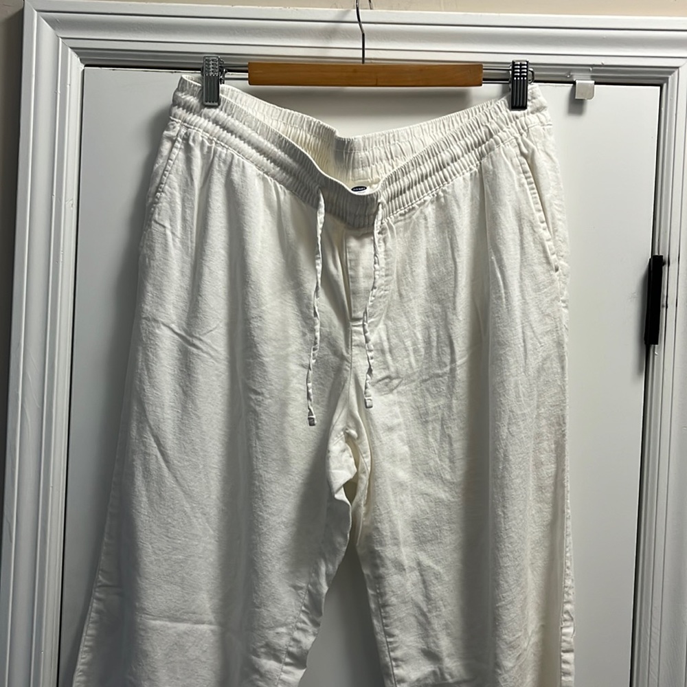 White linen blend Old Navy pants. Size large. Elastic waist